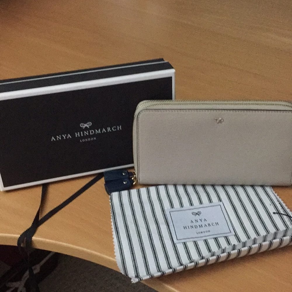 Like new authentic Anya hindmarch wallet